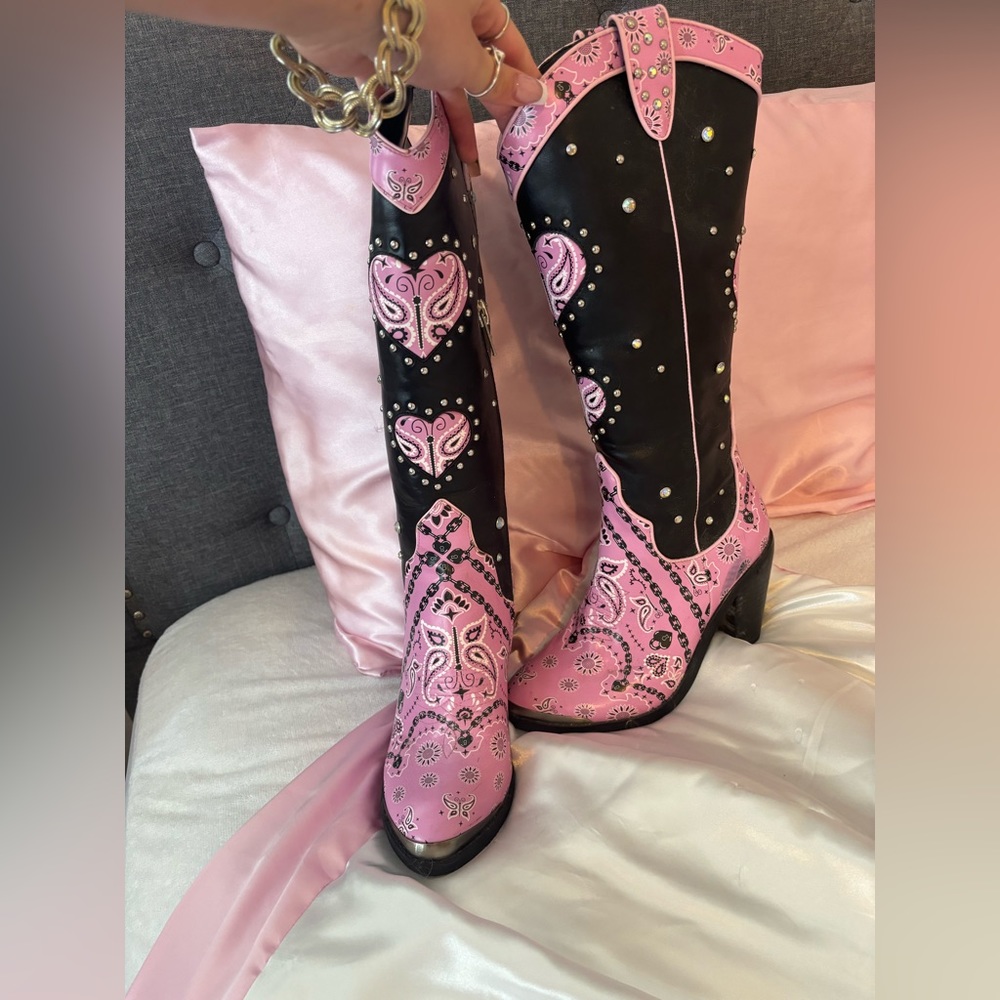 Sugar Thrillz Candy Bandit Pink & Black Heart Cowboy Boots
